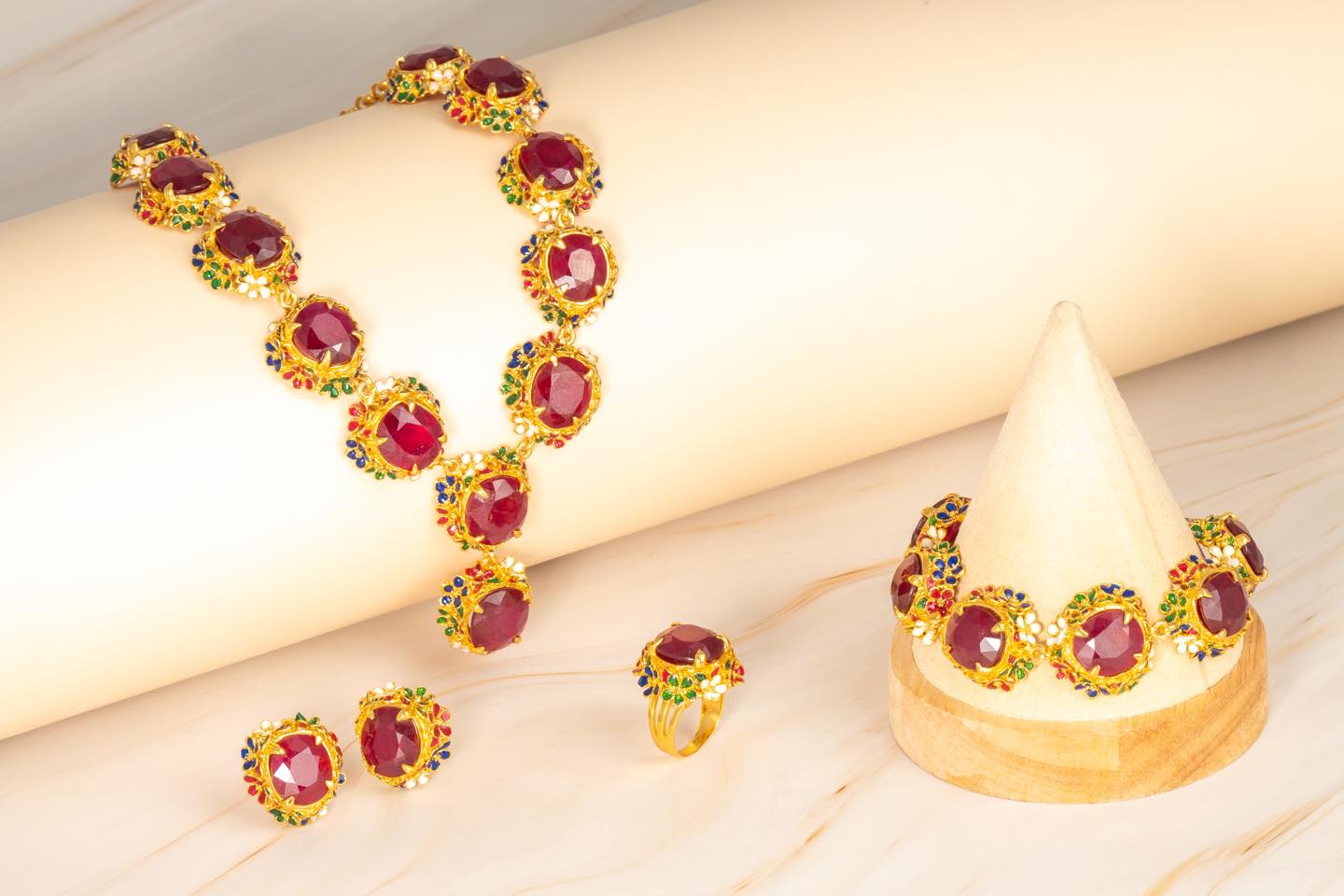 อัญมณีทับทิม Ruby gemstone