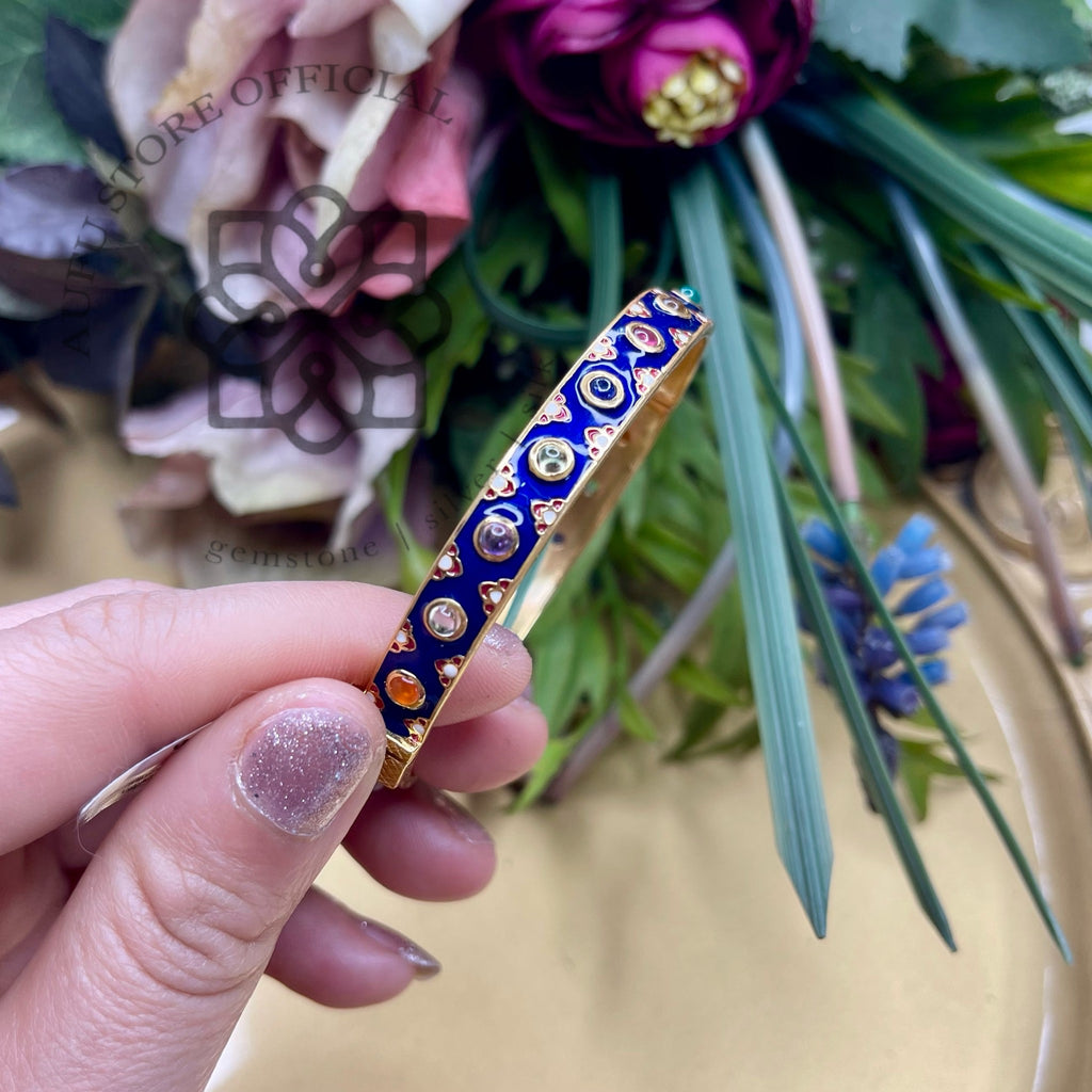 กำไลข้อมือพลอยผสมงานลงยาโบราณ – Multi-Gem Enamel Bangle