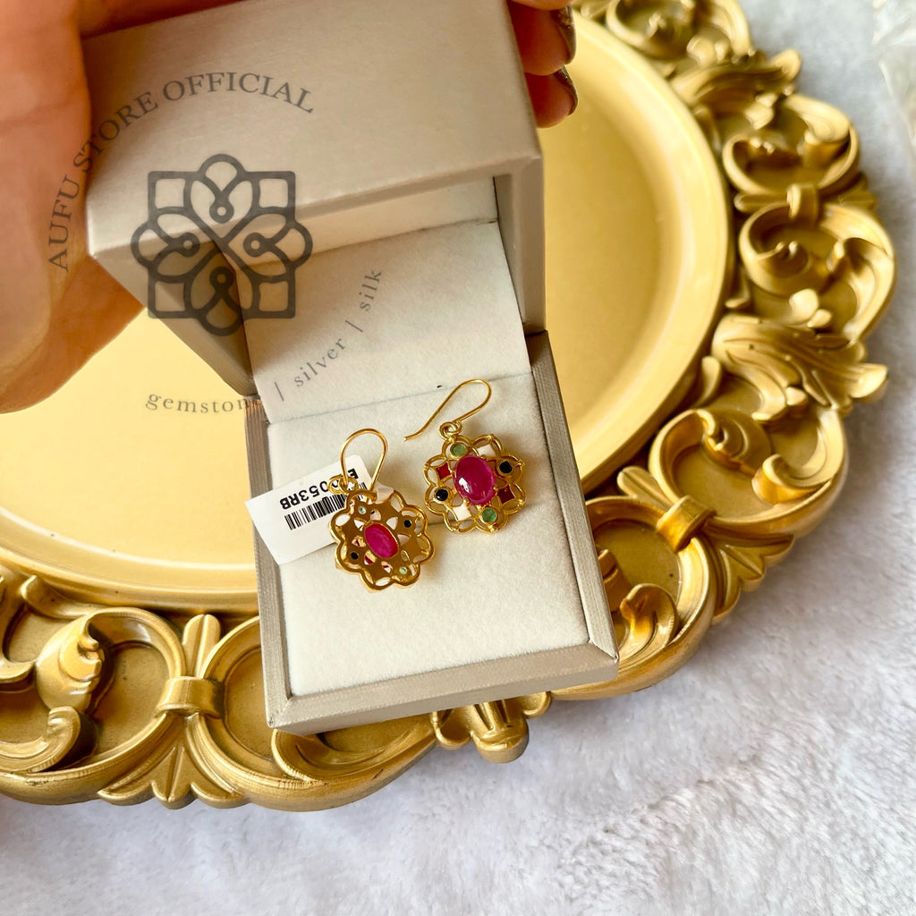 ต่างหูทับทิมโบราณลายดอกไม้ รุ่น “Ruby Lotus Halo” “มณฑารพชาดา”Ruby Lotus Halo – Vintage Floral Ruby Earrings