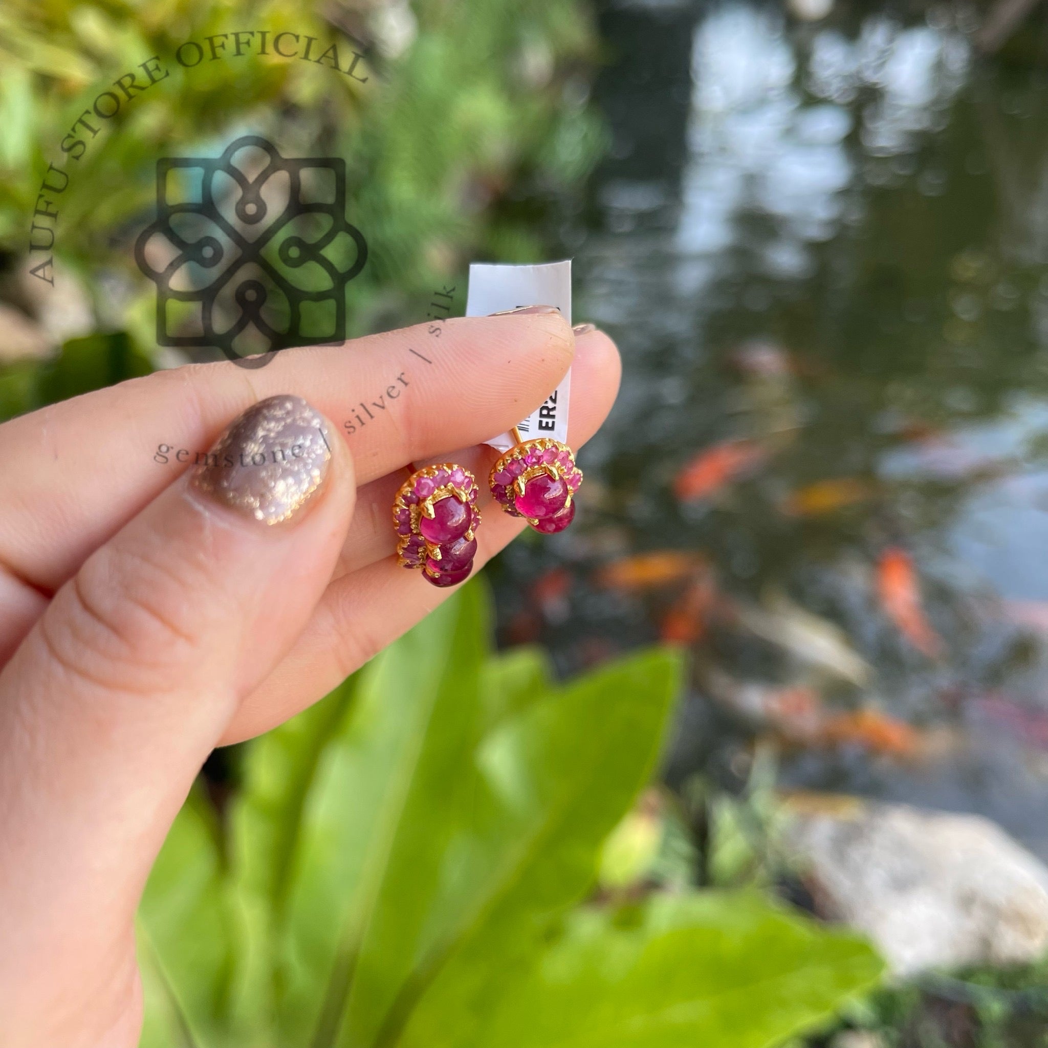 ต่างหูทับทิมโบราณ รุ่น “Crimson Crown” “ชาดาพิไล” Crimson Crown – Vintage Ruby Cabochon Earrings