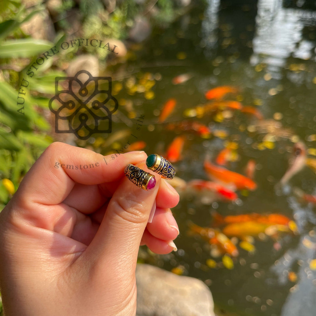 แหวนพิรอดประดับพลอย — เครื่องรางเสริมสิริมงคล พร้อมความงามระดับงานศิลป์ Protective “Pirot” Open Ring — Blessed Thai Talisman with Natural Gemstones