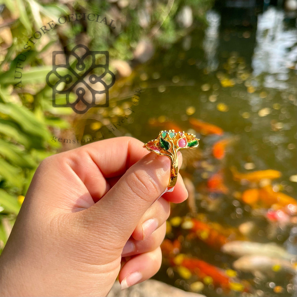 แหวนดอกไม้มงคล ประดับพลอยนวรัตน์ งานลงยาโบราณ Enamel Floral Ring with Natural Navaratna Gemstones