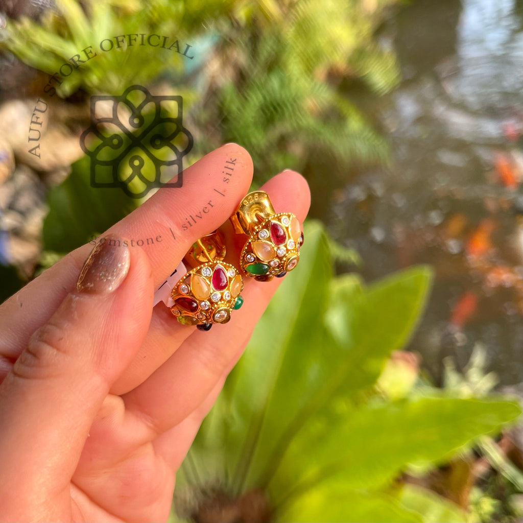 ต่างหูนพเก้าทรงโดม รุ่น “Nine Treasures Dome” “เก้าศรีมงคล” Nine Treasures Dome – Navaratna Cluster Earrings