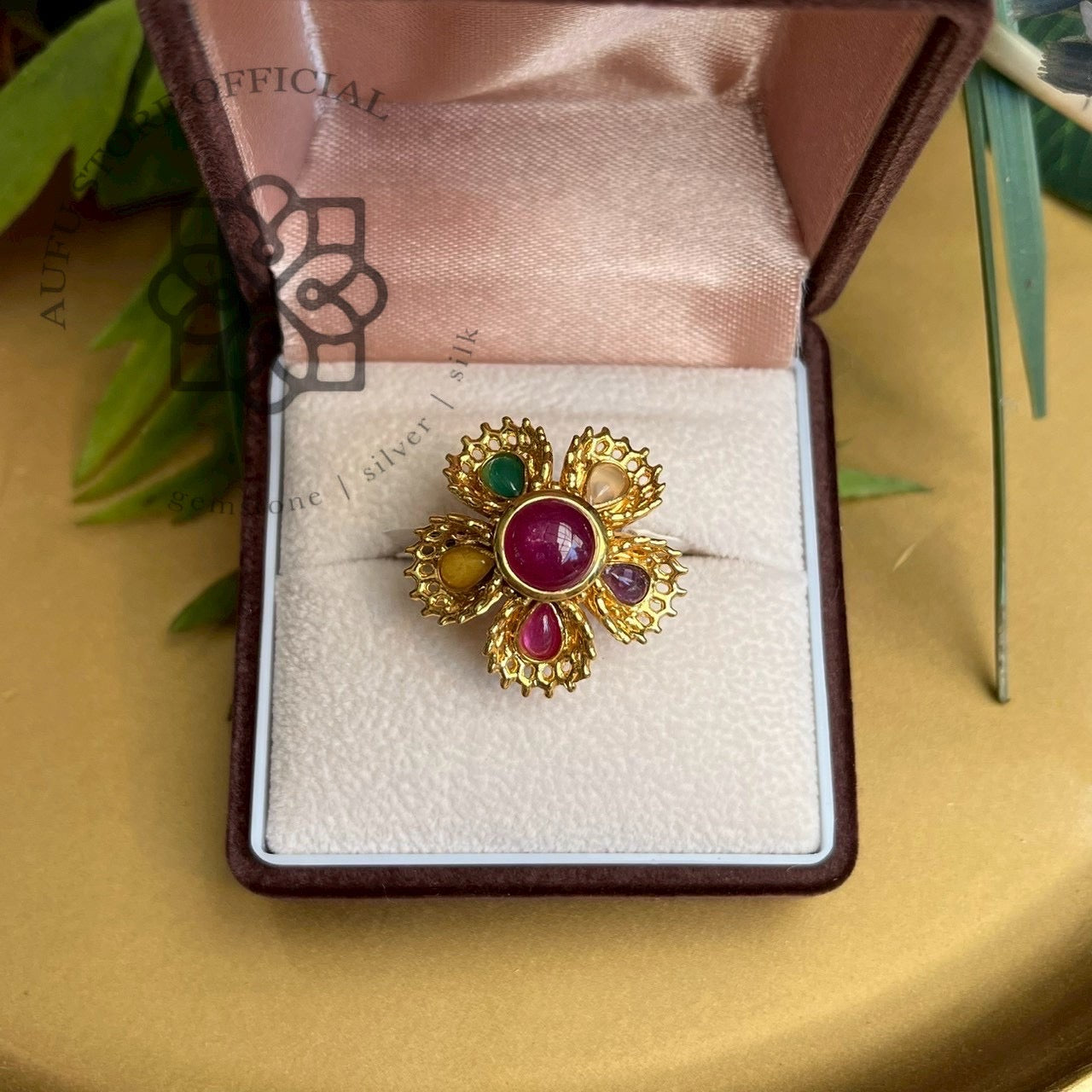 แหวนทับทิมนพรัตน์ดีไซน์ดอกไม้ “Royal Navaratna Bloom” ลายบุปผาราชนี Royal Navaratna Bloom – Ruby & Navaratna Floral Ring
