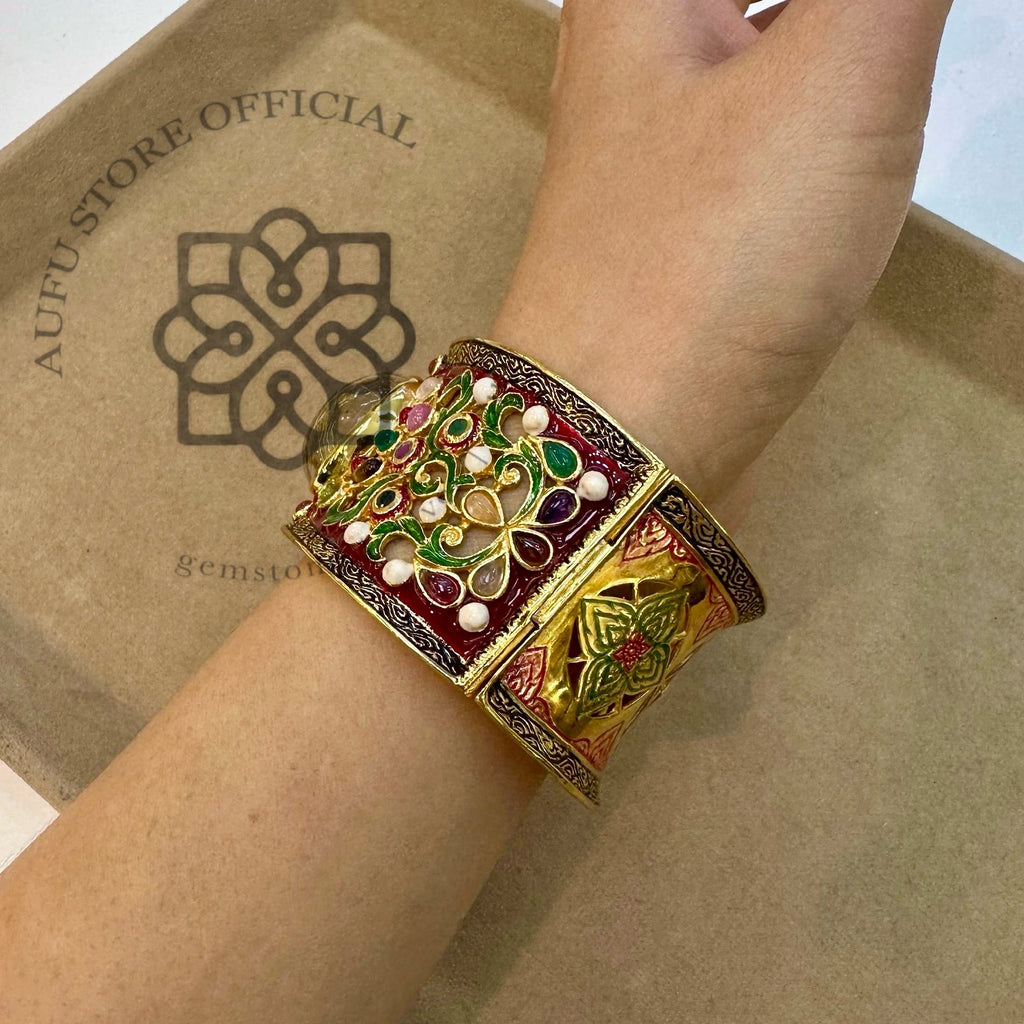 กำไลพลอยไทเกอร์อายร์ไหมทอง ดีไซน์โบราณ ลงยาลายไทย ตัวเรือนเงินแท้ 925 ชุบทองโบราณ Vintage Enamel Rutilated Quartz Statement Cuff, 925 Sterling Silver with Gold Antiqued Finish