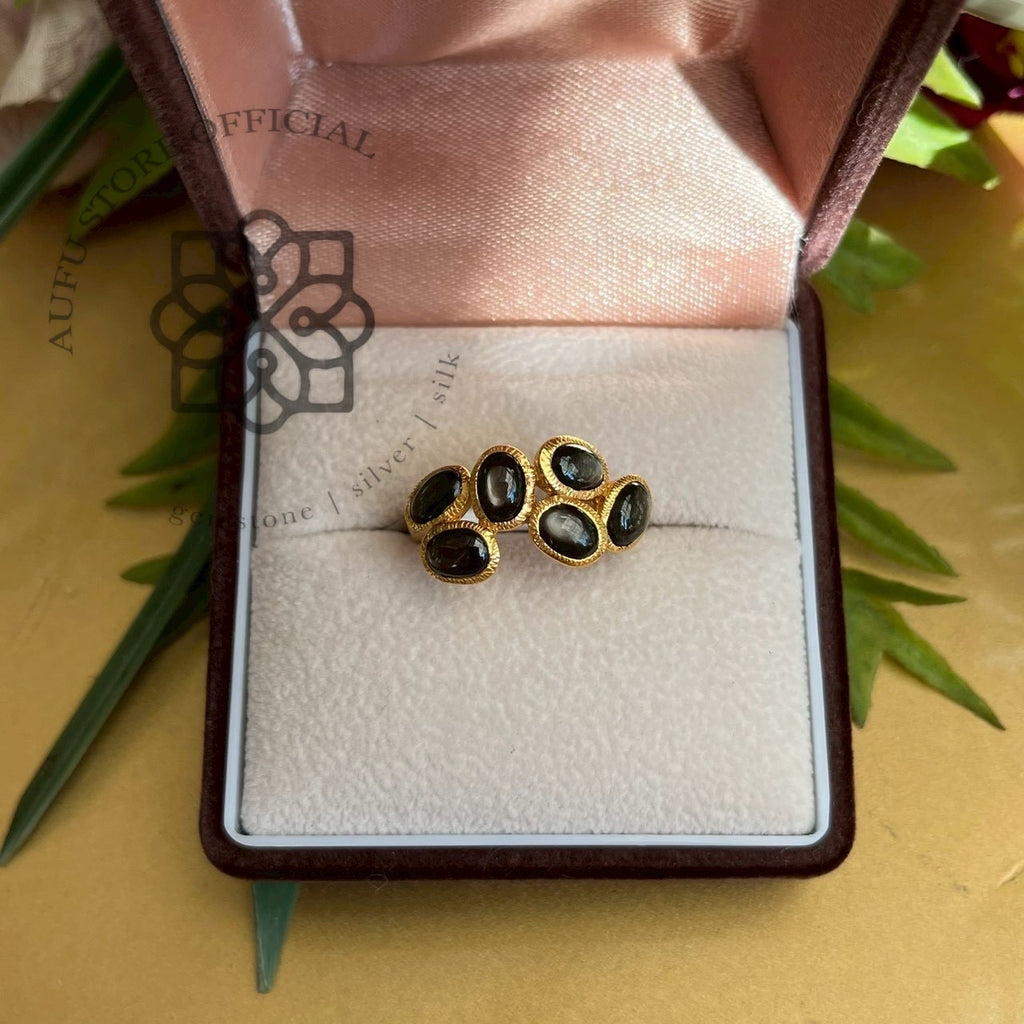 แหวนนิลแบล็คสตาร์ดีไซน์รังผึ้ง เงินแท้ 925 ชุบทอง Honeycomb Black Star Sapphire Ring, 925 Sterling Silver Gold-Plated