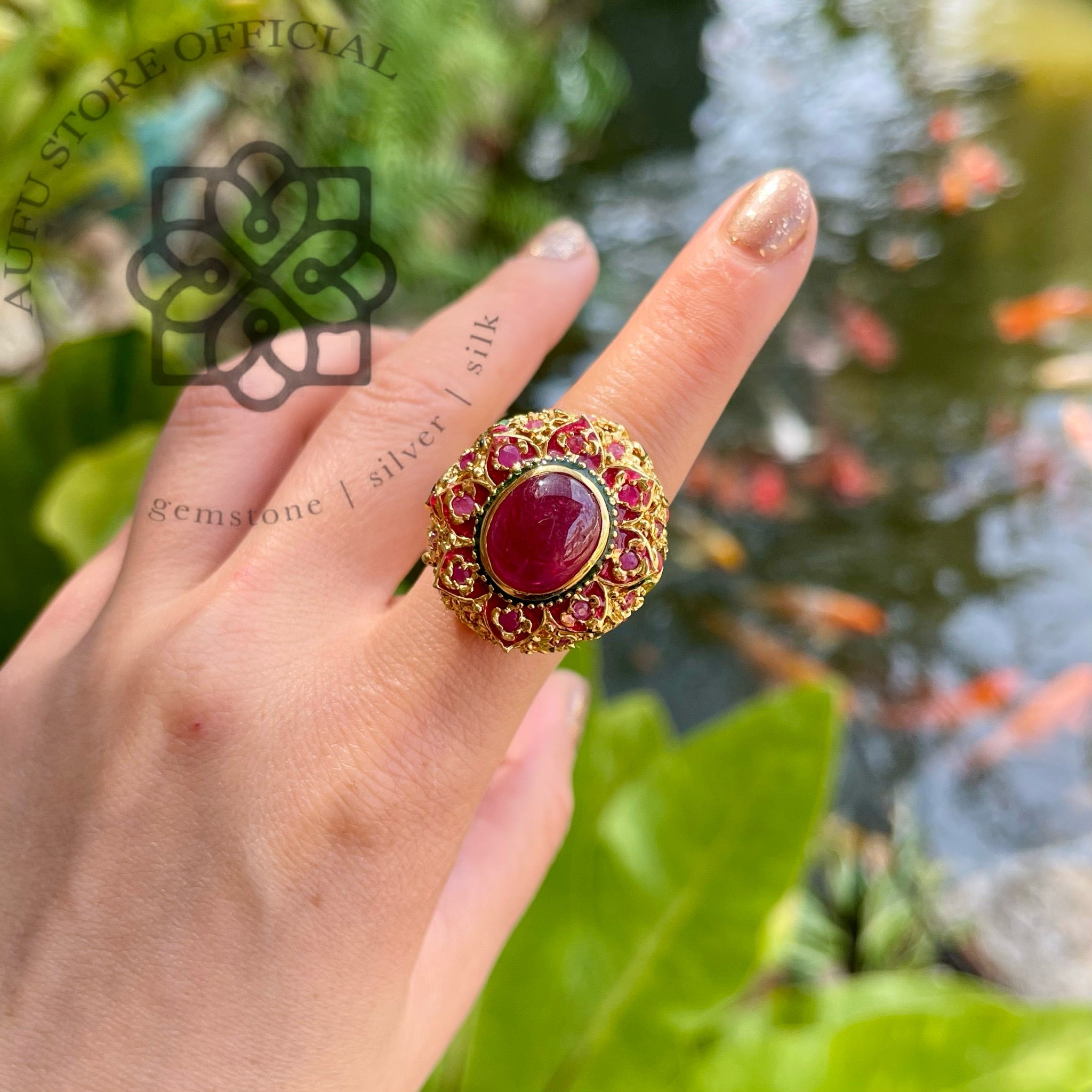 แหวนลงยาโบราณประดับทับทิม รุ่น “Crimson Dynasty” สุวรรณทับทิม Crimson Dynasty – Royal Enamel Ruby Ring