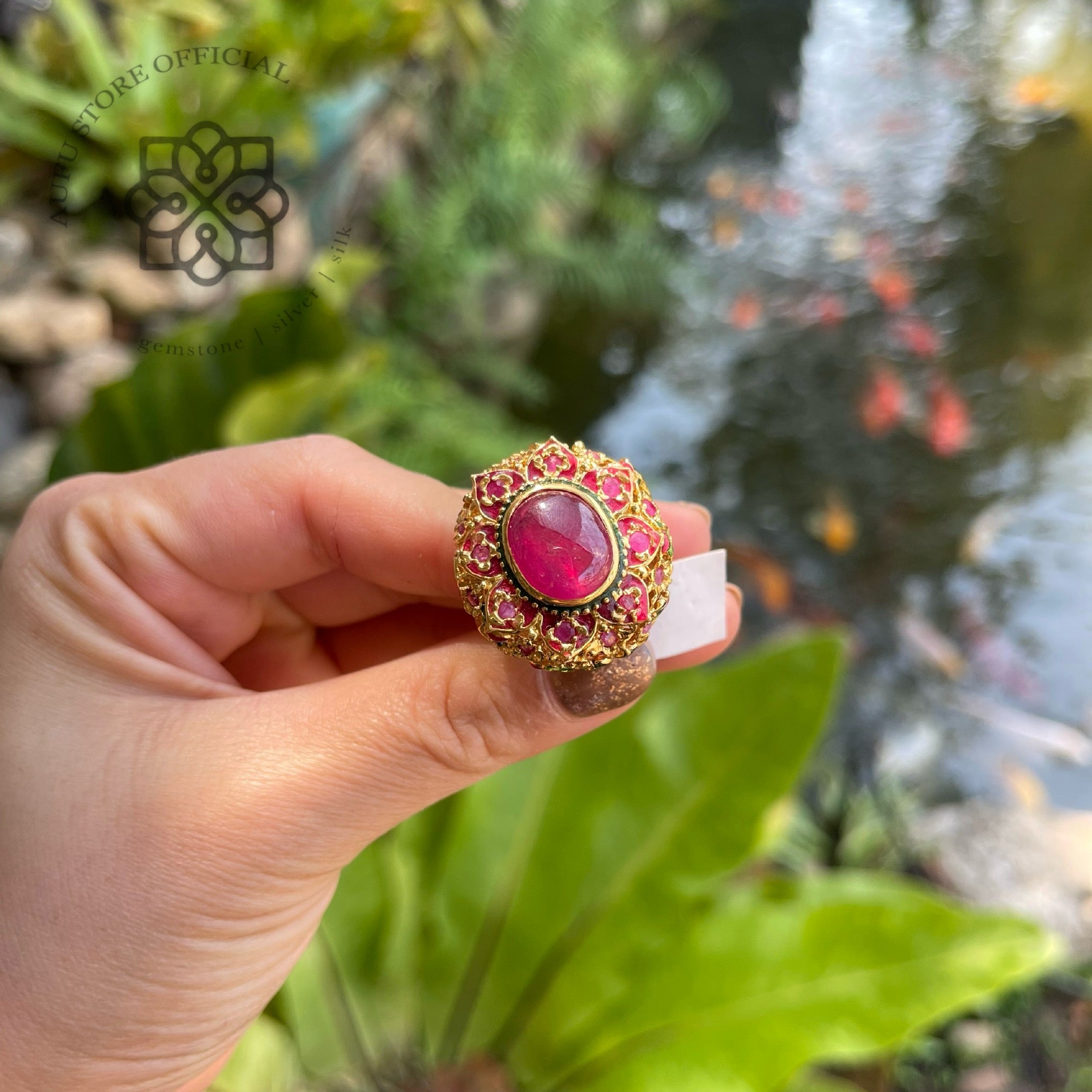 แหวนลงยาโบราณประดับทับทิม รุ่น “Crimson Dynasty” สุวรรณทับทิม Crimson Dynasty – Royal Enamel Ruby Ring