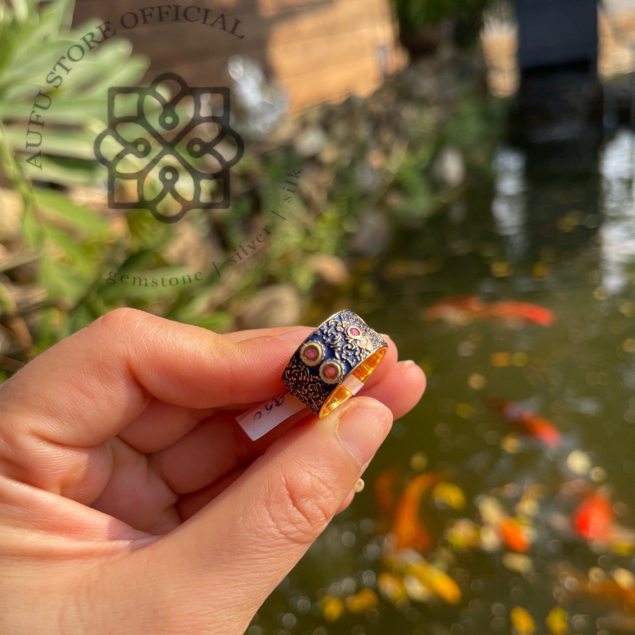 แหวนถมดำลายโบราณ ประดับทับทิม – งานลงยาโบราณ Vintage Black-Enamel Ruby Ring – Thai Traditional Style