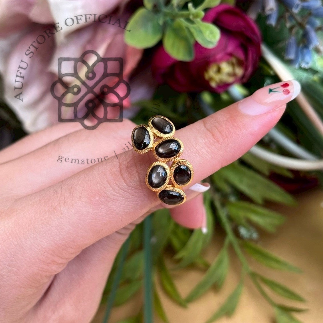 แหวนนิลแบล็คสตาร์ดีไซน์รังผึ้ง เงินแท้ 925 ชุบทอง Honeycomb Black Star Sapphire Ring, 925 Sterling Silver Gold-Plated