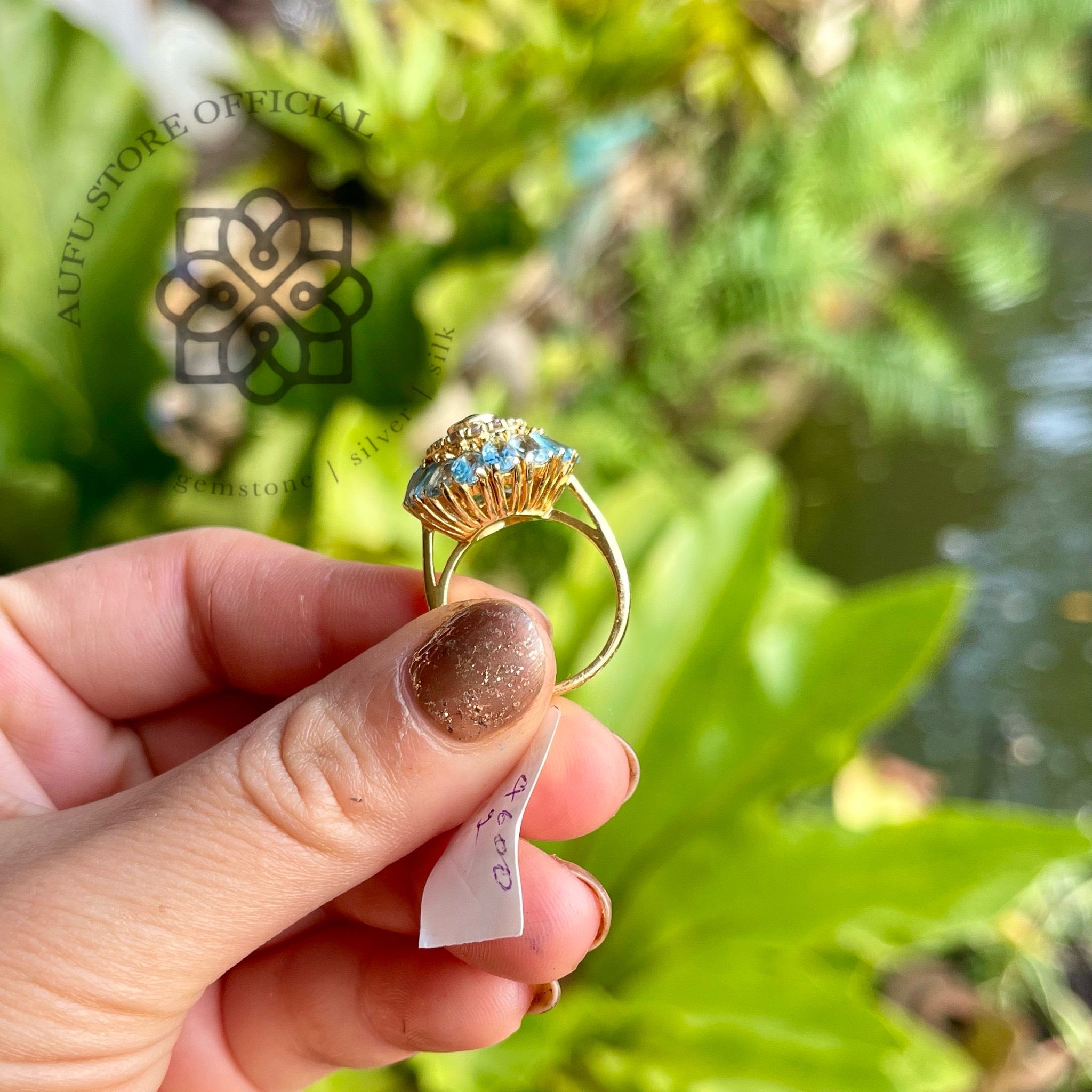 แหวนอความารีนทรงดอกไม้ รุ่น “Aqua Bloom” “บุปผาอำไพ” Aqua Bloom – Floral Aquamarine Cluster Ring