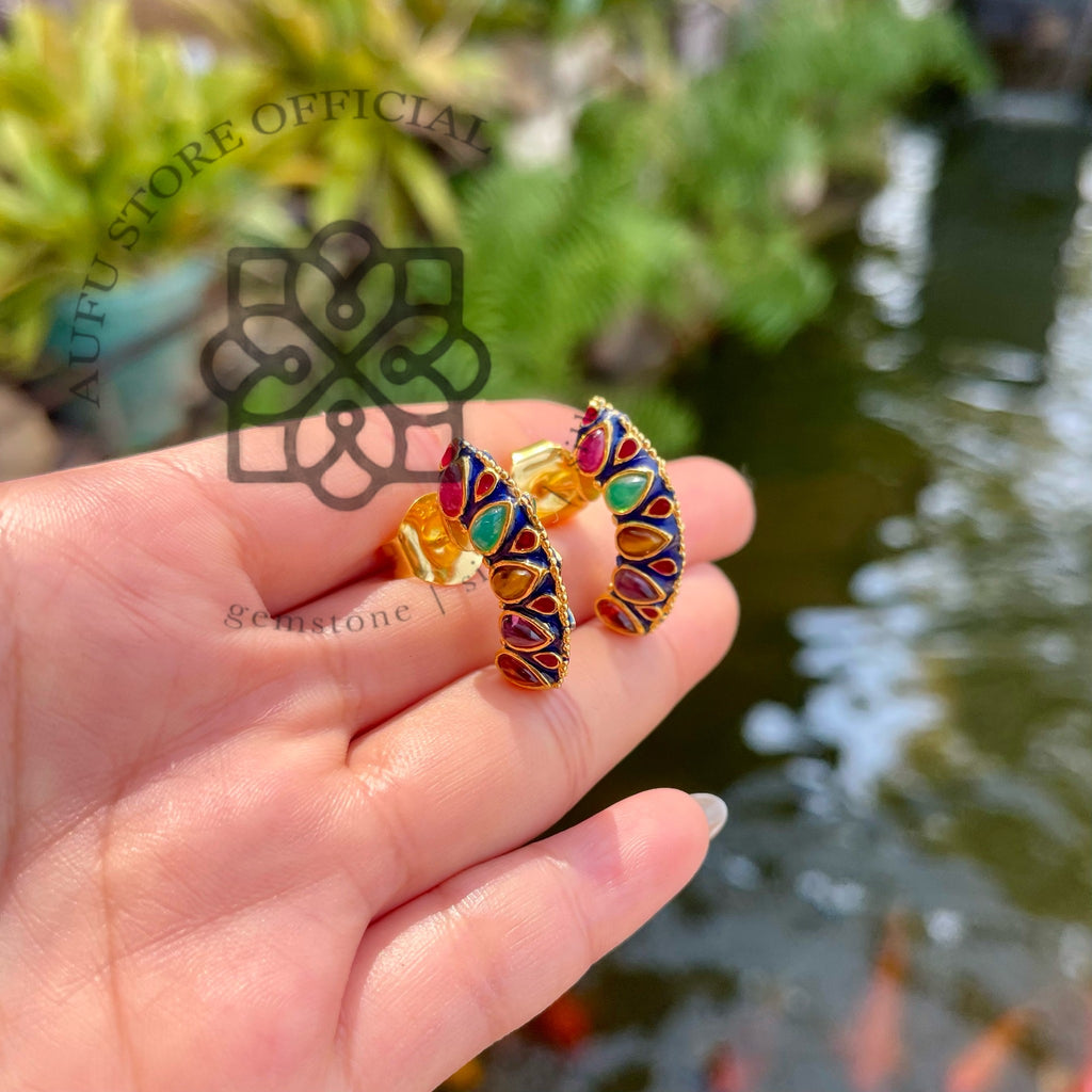 ต่างหูพลอยเจ็ดสีโบราณ รุ่น “Royal Arc” “อัศจรรย์โค้งมณี” Royal Arc – Multi-Gemstone Vintage Earrings