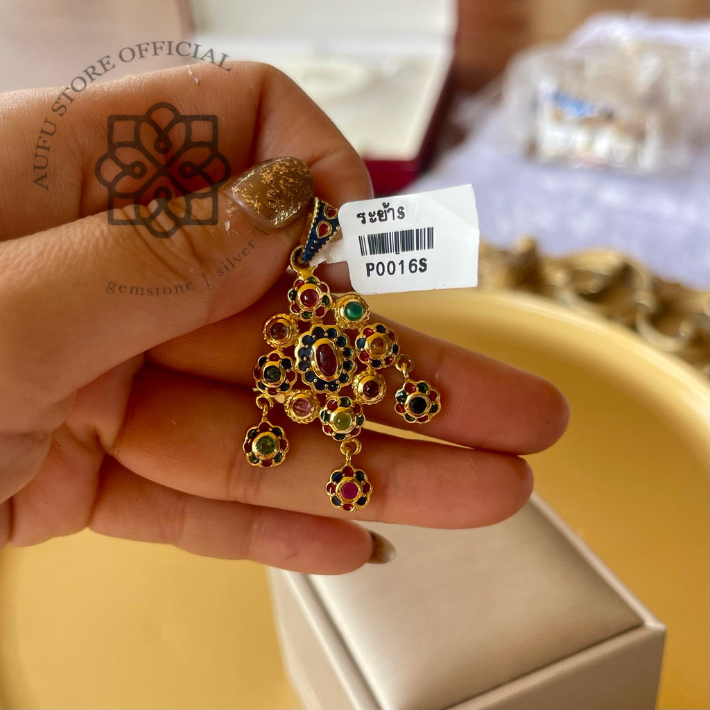 จี้นพเก้าทรงห้อยระย้า รุ่น “Royal Lotus Charm” หรือแบบไทยหรู: มณีจักรพรรดิ Royal Lotus Charm – Ruby Navaratna Pendant