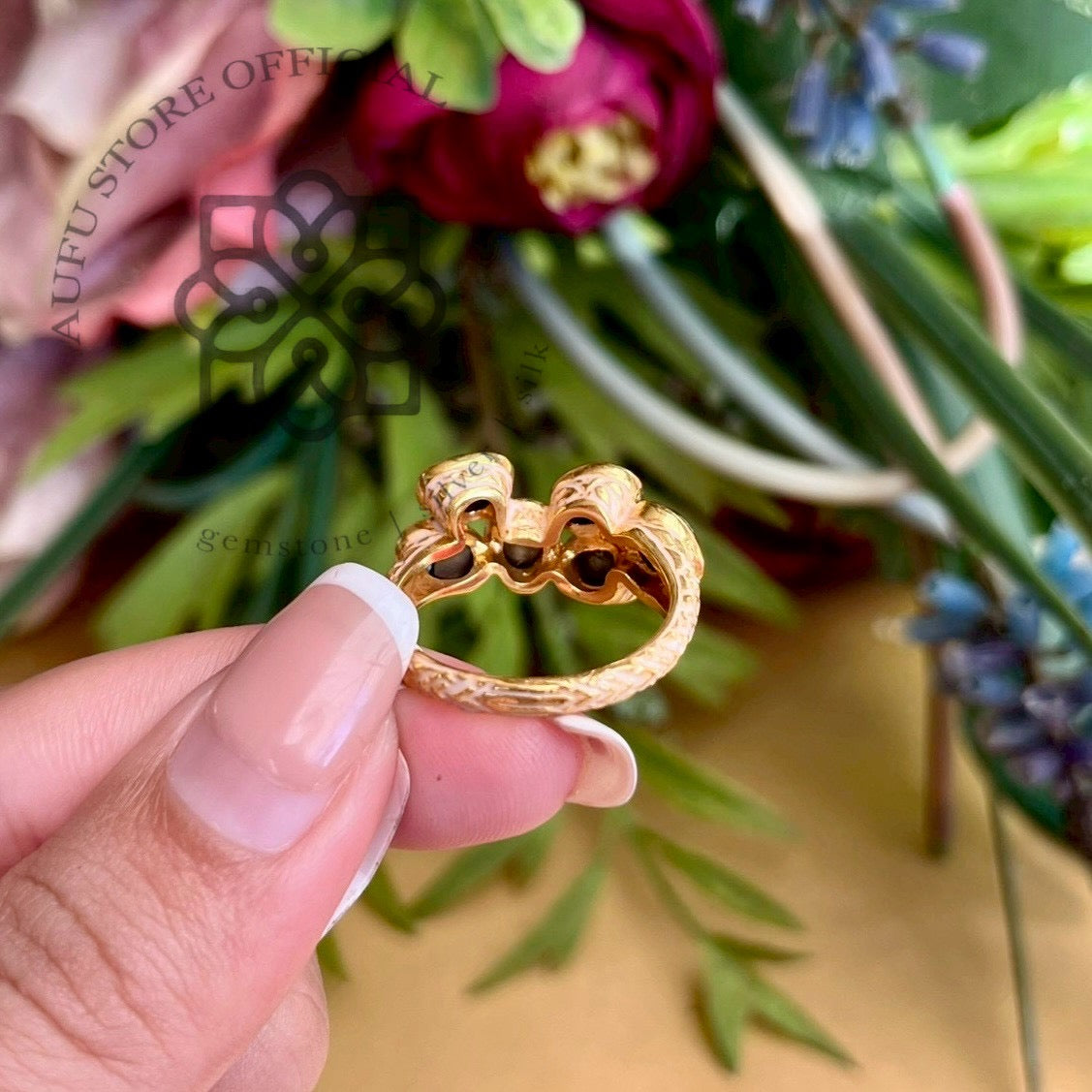 แหวนนิลแบล็คสตาร์ดีไซน์รังผึ้ง เงินแท้ 925 ชุบทอง Honeycomb Black Star Sapphire Ring, 925 Sterling Silver Gold-Plated