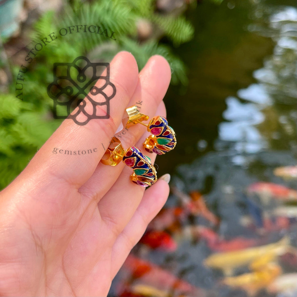 ต่างหูพลอยเจ็ดสีโบราณ รุ่น “Royal Arc” “อัศจรรย์โค้งมณี” Royal Arc – Multi-Gemstone Vintage Earrings