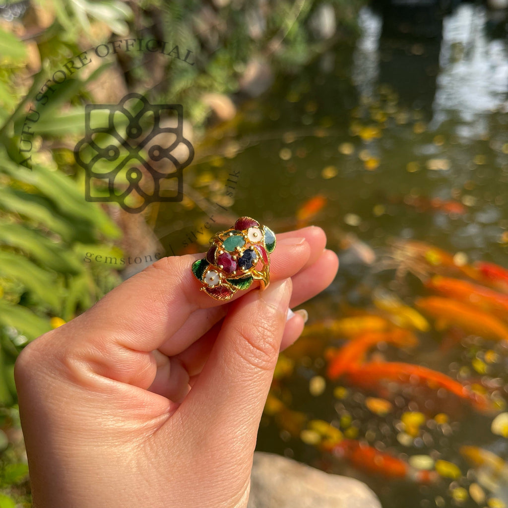 แหวนดอกไม้มงคล ประดับพลอยนวรัตน์ งานลงยาโบราณ Enamel Floral Ring with Natural Navaratna Gemstones
