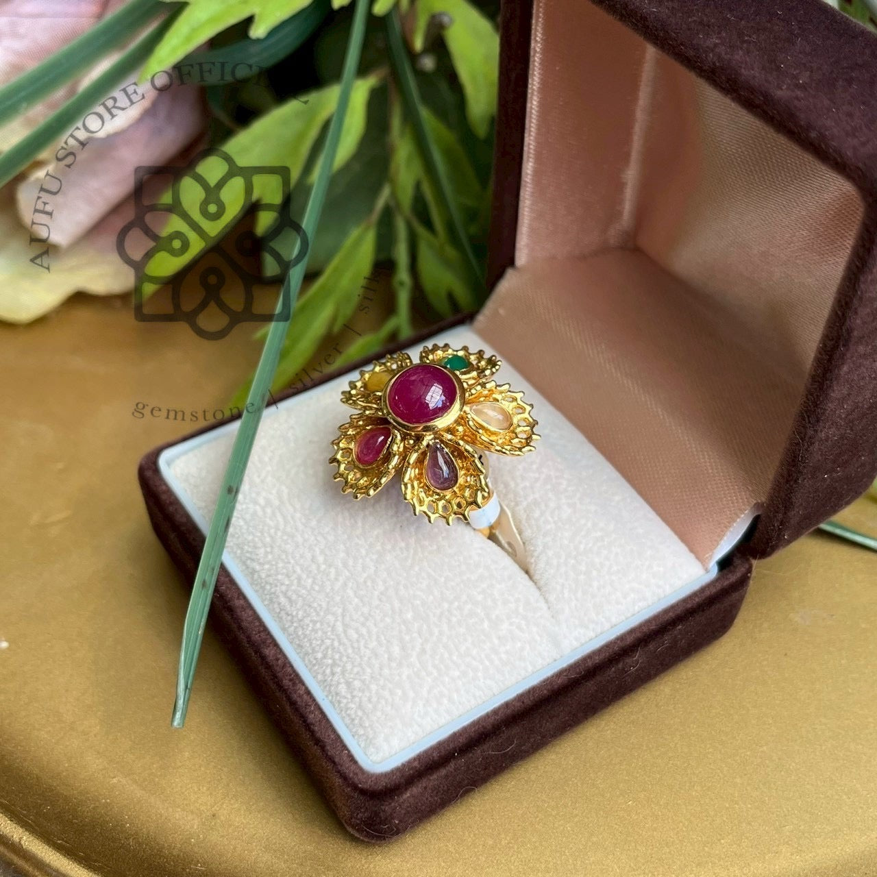 แหวนทับทิมนพรัตน์ดีไซน์ดอกไม้ “Royal Navaratna Bloom” ลายบุปผาราชนี Royal Navaratna Bloom – Ruby & Navaratna Floral Ring
