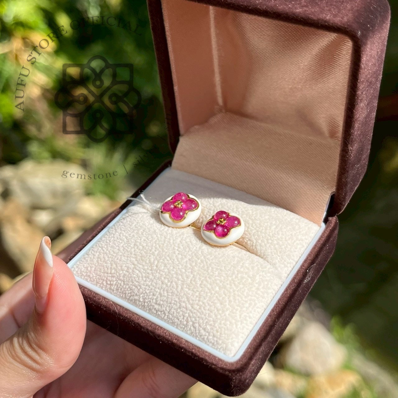 ต่างหูทับทิมดอกไม้ รุ่น “Ruby Blossom Petite” “พิกุลชมพู” Ruby Blossom Petite – Pink Ruby Floral Stud Earrings