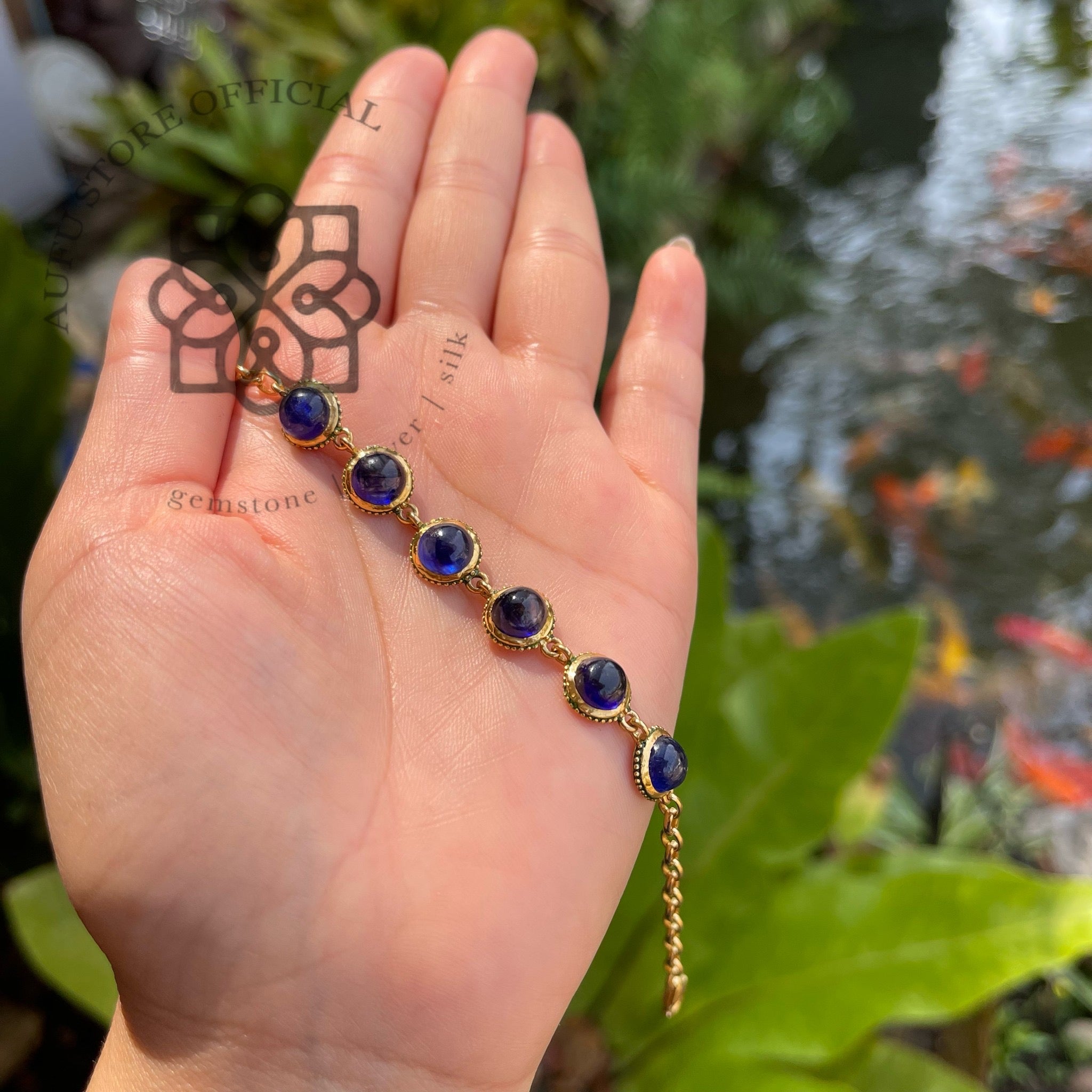 สร้อยข้อมือไพลิน รุ่น “Midnight Sapphire Elegance” “ศิลาไพลินรัตติกาล” Midnight Sapphire Elegance – Premium Blue Sapphire Bracelet