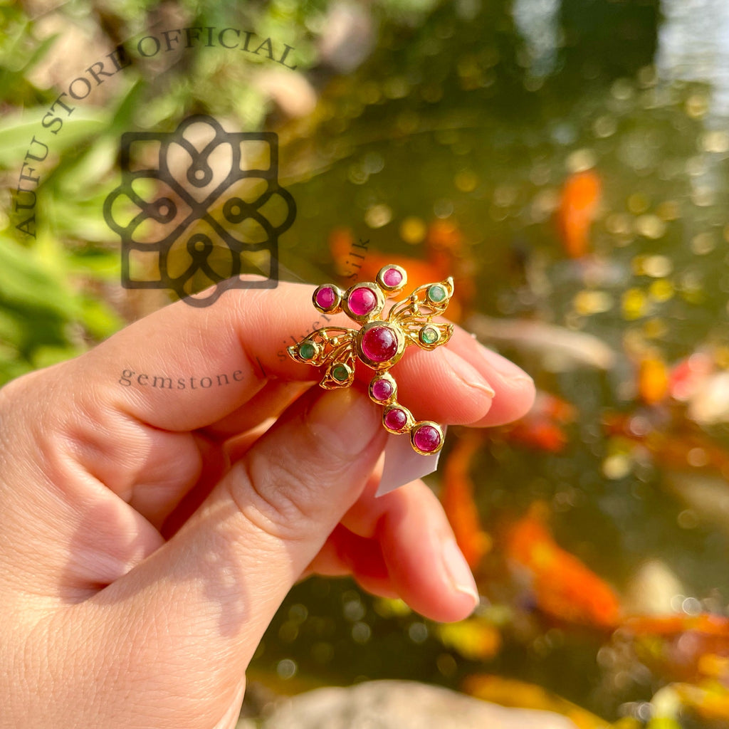 แหวนดีไซน์แมลงปอ ประดับทับทิมและพลอยเขียว งานลงยาโบราณ  Dragonfly-Inspired Ring with Ruby & Green Gemstones (Handcrafted Enamel)