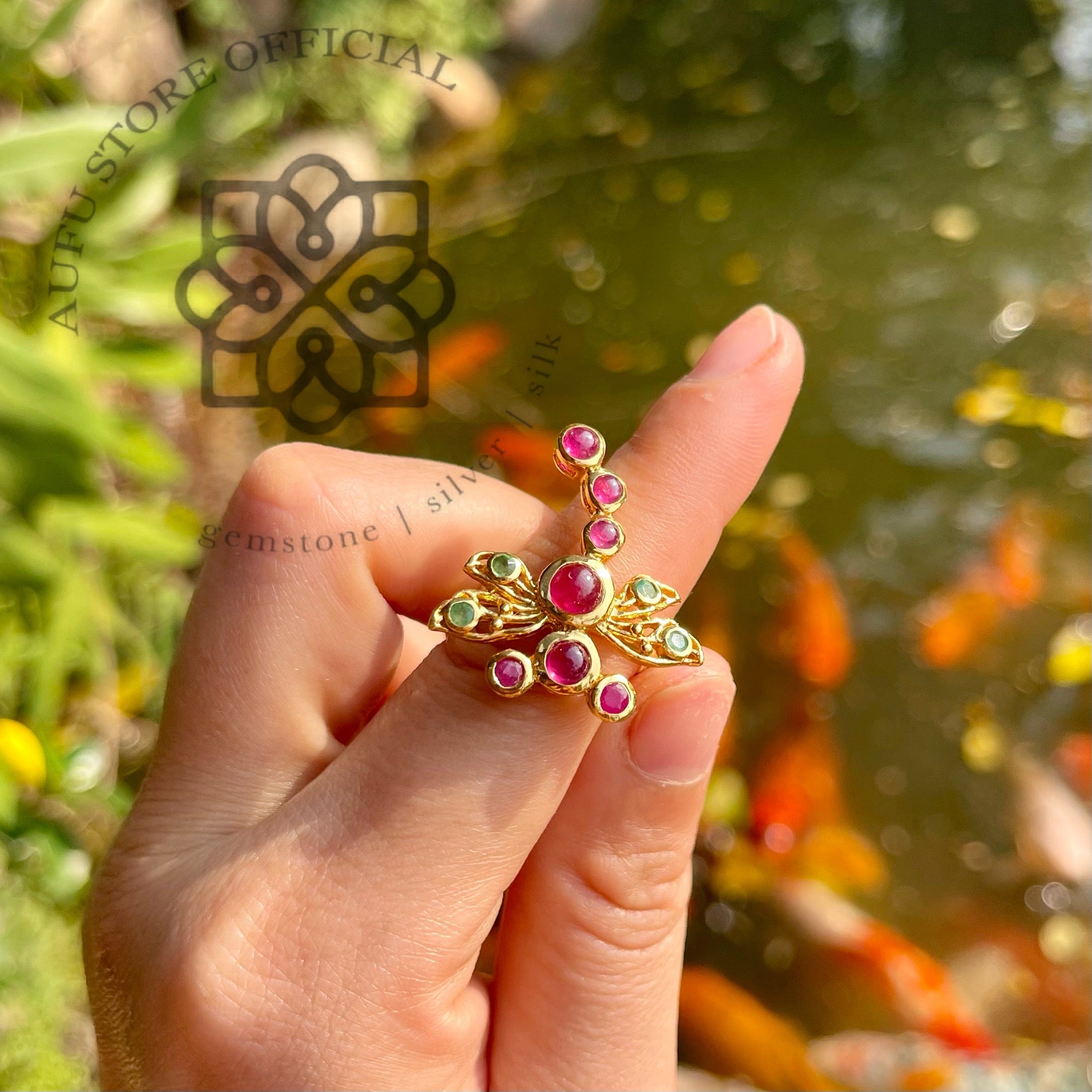 แหวนดีไซน์แมลงปอ ประดับทับทิมและพลอยเขียว งานลงยาโบราณ  Dragonfly-Inspired Ring with Ruby & Green Gemstones (Handcrafted Enamel)