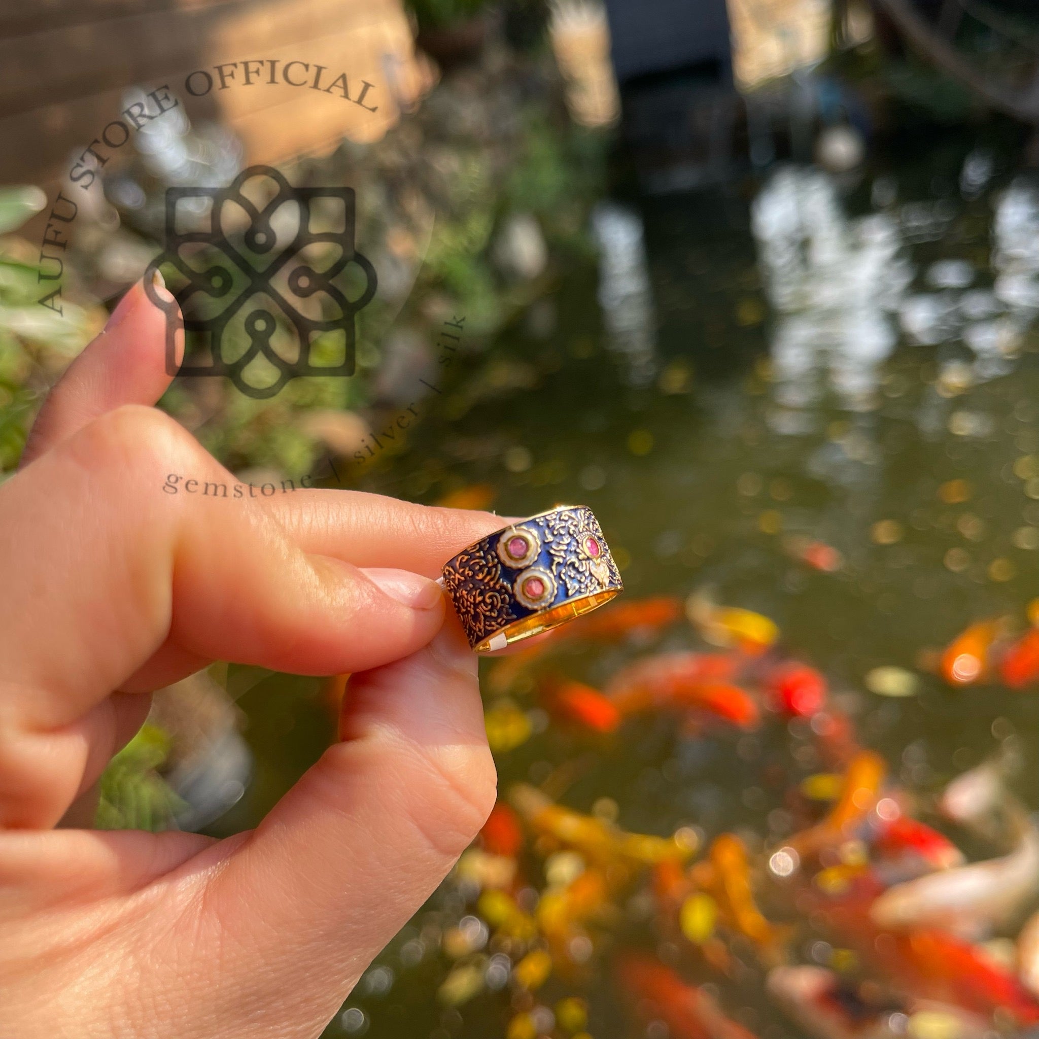 แหวนถมดำลายโบราณ ประดับทับทิม – งานลงยาโบราณ Vintage Black-Enamel Ruby Ring – Thai Traditional Style