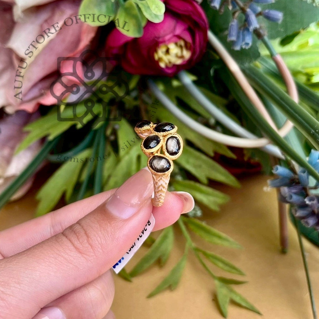 แหวนนิลแบล็คสตาร์ดีไซน์รังผึ้ง เงินแท้ 925 ชุบทอง Honeycomb Black Star Sapphire Ring, 925 Sterling Silver Gold-Plated