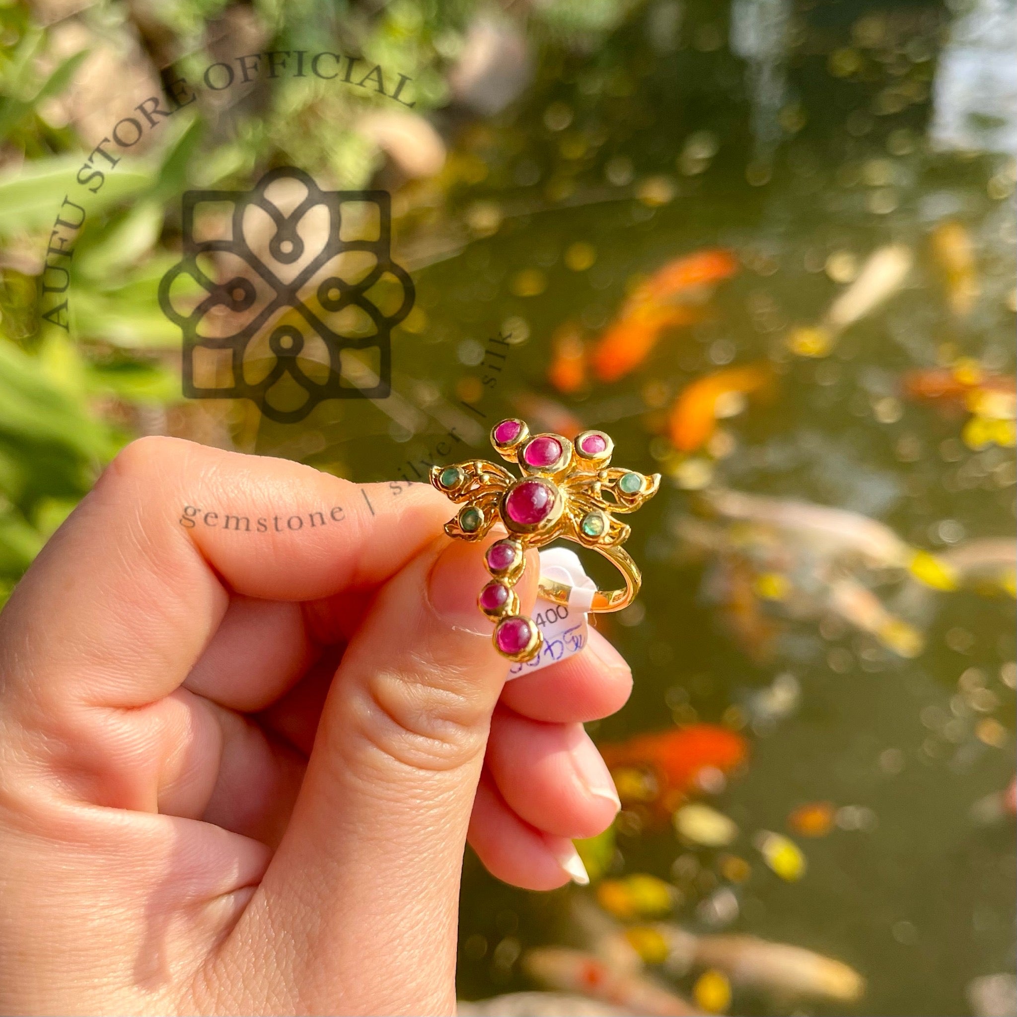 แหวนดีไซน์แมลงปอ ประดับทับทิมและพลอยเขียว งานลงยาโบราณ  Dragonfly-Inspired Ring with Ruby & Green Gemstones (Handcrafted Enamel)