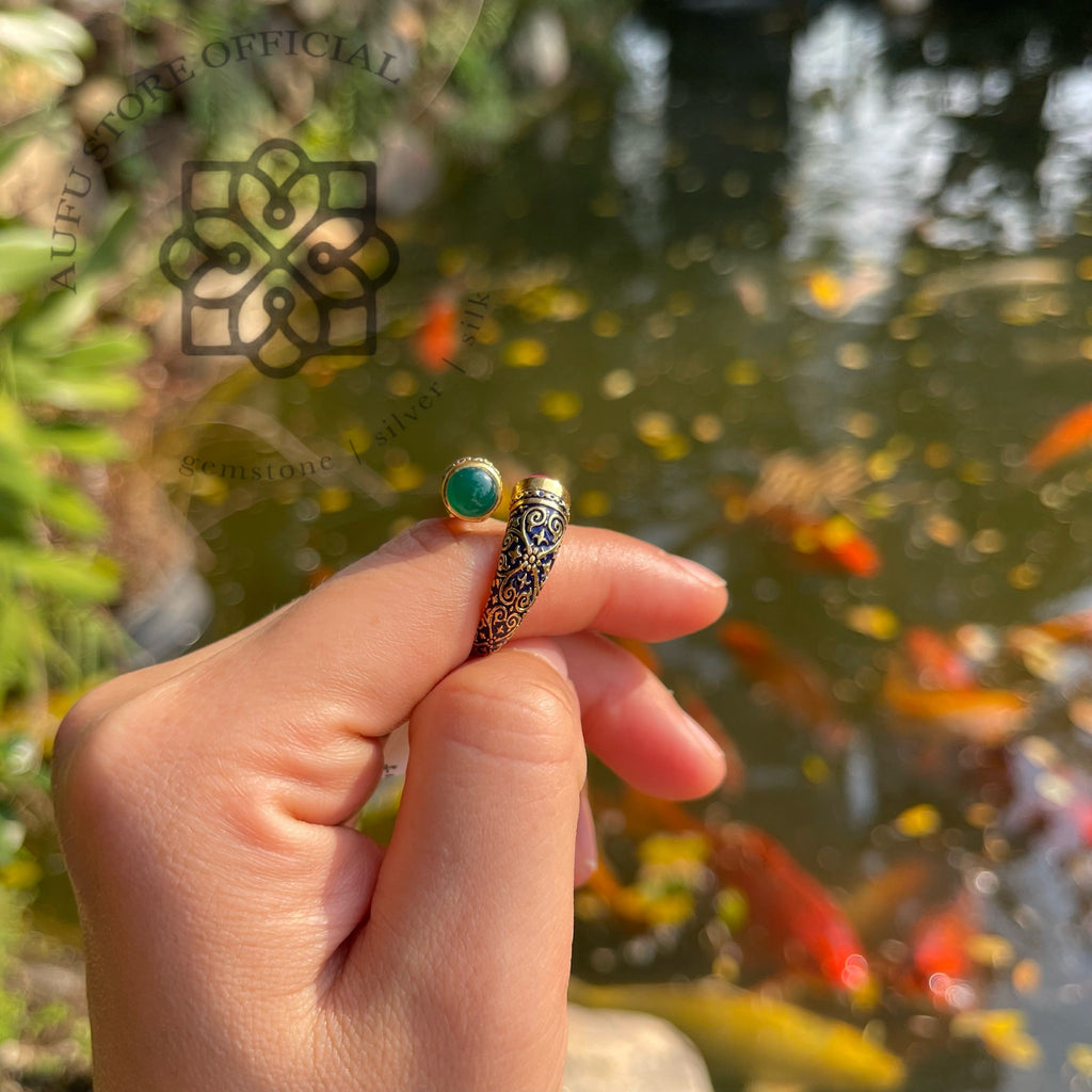 แหวนพิรอดประดับพลอย — เครื่องรางเสริมสิริมงคล พร้อมความงามระดับงานศิลป์ Protective “Pirot” Open Ring — Blessed Thai Talisman with Natural Gemstones